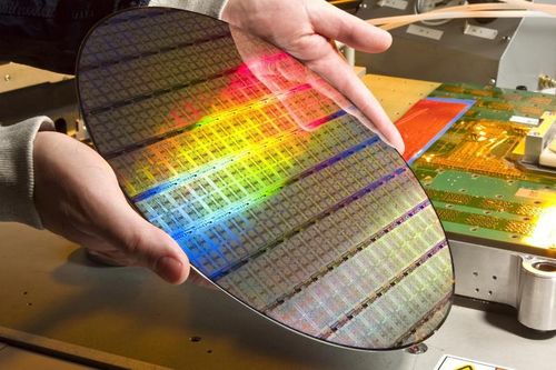 Tình trạng thiếu hụt chip sẽ kéo dài đến đầu năm 2023