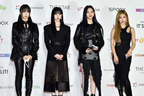 aespa mặc gì lên thảm đỏ AAA 2021 mà khiến khán giả đồng loạt 'ném đá' stylist?