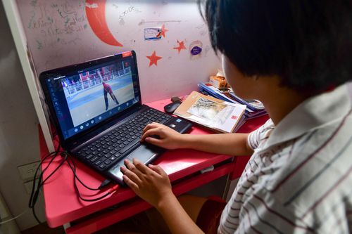 An Giang tiếp tục cho học sinh tạm nghỉ học online để giảm căng thẳng