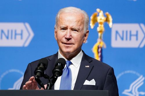 Omicron lan tới 5 bang Mỹ, ông Biden tung chiến lược mới chống virus