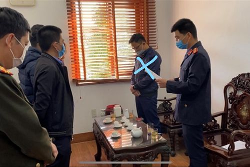 Giúp con nuôi Đường 'Nhuệ' thoát tội: Phó Công an huyện bị bắt