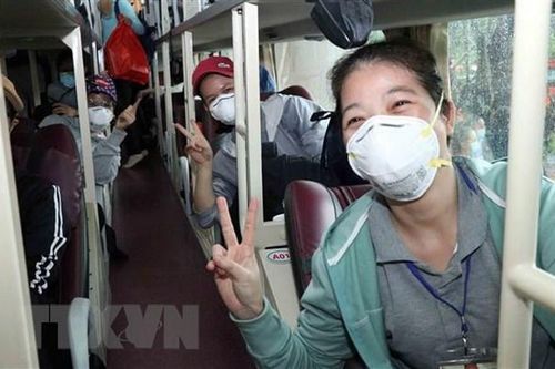 Tri ân tình nguyện viên tôn giáo hỗ trợ tuyến đầu chống dịch COVID-19