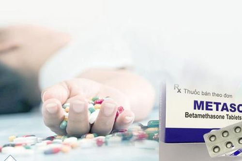 Bé 3 tuổi bị ngộ độc vì uống nhầm thuốc của người lớn