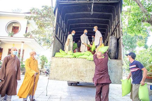 Phật giáo Quảng Trị góp sức phòng, chống dịch bệnh