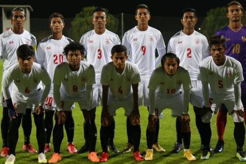 Myanmar có nguy cơ không đủ người đá trận mở màn AFF Cup