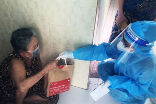 Ngăn mua bán trái phép thuốc điều trị COVID-19