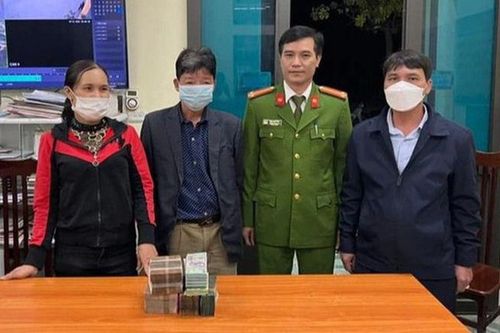 Người phụ nữ nhặt được gần 1 tỷ đem trả lại cho 'khổ chủ'