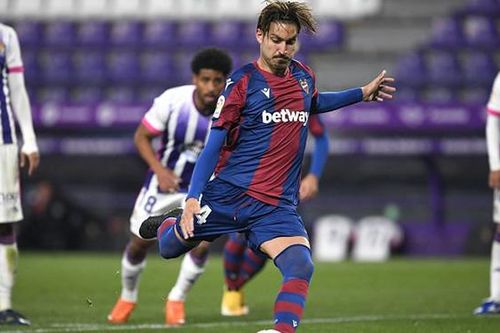 Soi kèo nhà cái Levante vs Osasuna. Nhận định, dự đoán bóng đá Tây Ban Nha (0h30, 6/12)