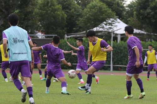 Nhật ký AFF Cup 4/12: HLV Park Hang Seo chọn xong đội hình Việt Nam đấu tuyển Lào