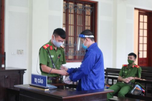 Vết trượt dài và bi kịch của nam thanh niên nối gót mẹ vào tù vì ma túy