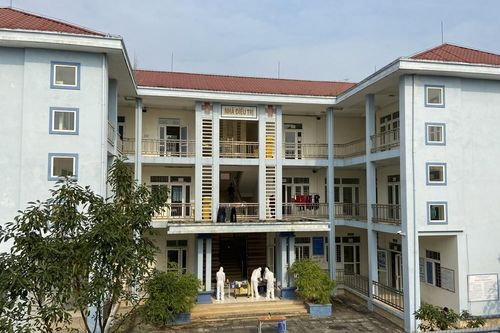 Đảm bảo công tác chăm sóc, điều trị bệnh nhi F0 trong Bệnh viện dã chiến