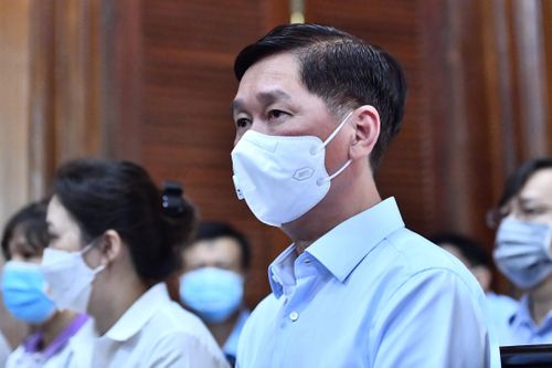 Tạm hoãn phiên xét xử cựu Phó chủ tịch UBND TP.HCM Trần Vĩnh Tuyến