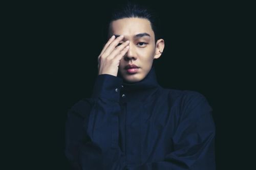 Yoo Ah In: 'Tôi gặp khó khăn khi đóng vai giáo chủ cuồng tín'