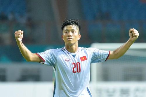 Văn Đức hay nhất trận tuyển Việt Nam thắng Lào