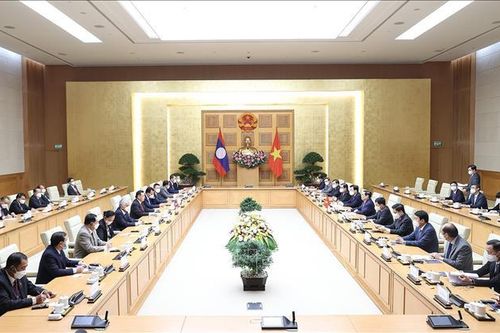 Thủ tướng Phạm Minh Chính hội kiến Chủ tịch Quốc hội Lào