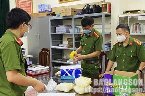 Phòng, chống ma túy: Tăng chặn nguồn cung, quản chặt người nghiệnTin khácChung tay phòng chống HIV/AIDS trong bối cảnh dịch COVID-19THÔNG BÁO NỘI DUNG, CHƯƠNG TRÌNH KỲ HỌP THỨ BẢY (KỲ HỌP THƯỜNG LỆ CUỐI NĂM 2021) HĐND TỈNH KHÓA XVII NHIỆM KỲ 2021 – 2026