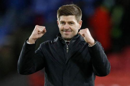 Thầy trò HLV Gerrard đối đầu Man United ở FA Cup