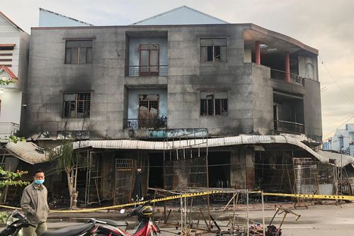 Cháy nhà trong đêm, 4 người cùng gia đình thiệt mạng