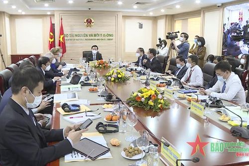 Việt Nam cần tiếp tục nâng cao quyết tâm trong quá trình chuyển đổi mô hình phát triển