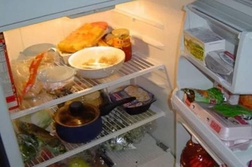Người phụ nữ co giật, hôn mê sau khi ăn cơm rang để tủ lạnh
