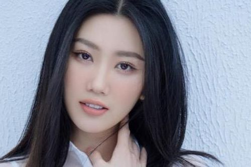 Thúy Ngân thực hiện bộ ảnh 'profile' giống diễn viên Hàn, quyết tâm lấn sân điện ảnh