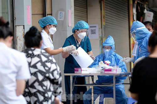 Hà Nội có bao nhiêu F0 điều trị tại các trạm y tế lưu động?