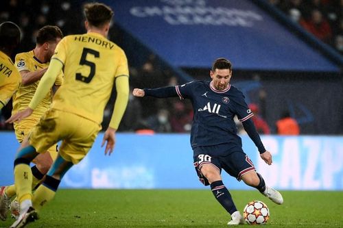 Messi ghi tuyệt phẩm, PSG thắng hoành tráng