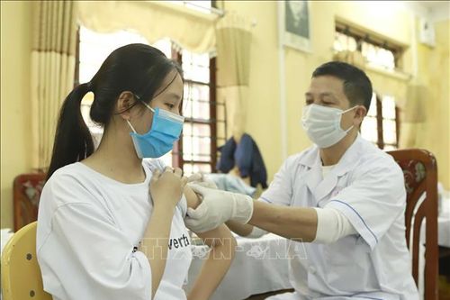 Thần tốc thực hiện chiến dịch tiêm chủng vắc-xin phòng Covid-19
