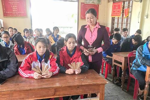 Người 'tiếp lửa' tình yêu bài chòi