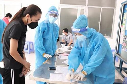 Từ ngày 10/12, TP.Hồ Chí Minh bắt đầu tiêm vắc -xin mũi 3 cho người dân