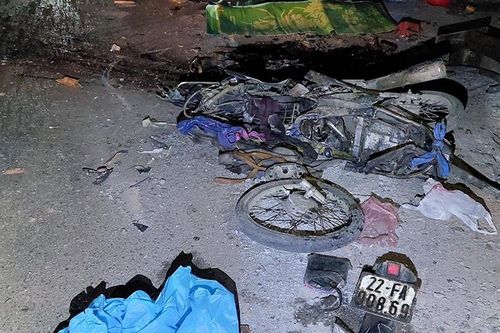 Người đi xe máy bị chục khối bê tông lớn đè chết: Tôi chạy ra thấy cảnh tượng khủng khiếp