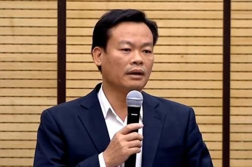 'Khách vào ăn, hát trong quán karaoke, sờ máy còn nóng mà không có căn cứ xử lý'