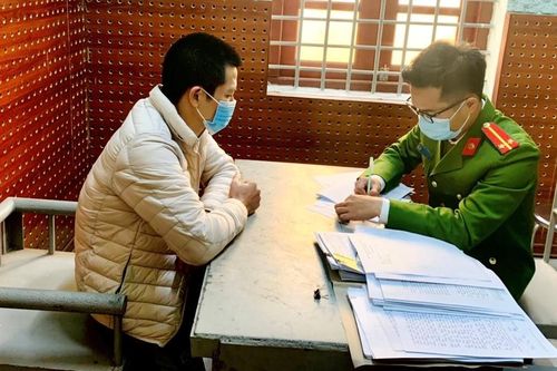 Khởi tố 2 tài xế làm giả kết quả xét nghiệm COVID – 19