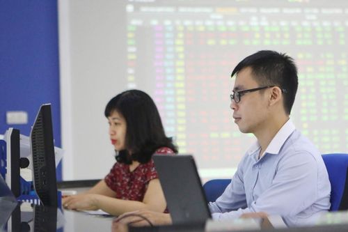 Chứng khoán: Nhà đầu tư nên chú trọng quản trị danh mục để 'bảo vệ thành quả' cả năm