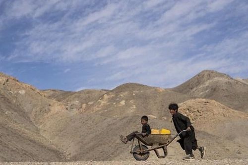 Một ngôi làng tại Afghanistan trong trận hạn hán tồi tệ nhất nhiều thập kỷ