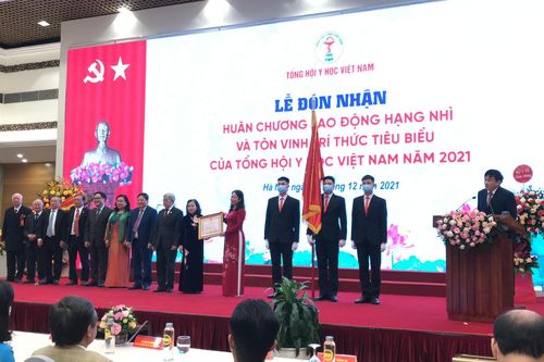 Tôn vinh 87 trí thức tiêu biểu của Tổng hội Y học
