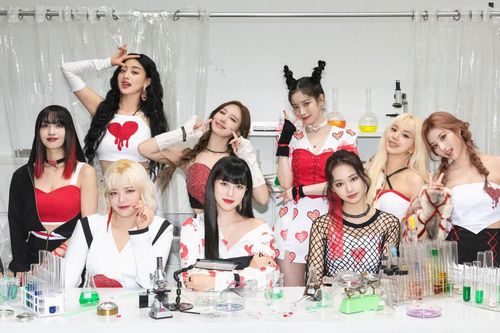 Sao Hàn ngày 10/12: TWICE phá kỷ lục doanh số album nhóm nhạc nữ bán chạy nhất trên Gaon