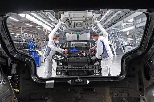 Volkswagen sẽ đầu tư hơn 100 tỷ USD vào ôtô điện và phần mềm