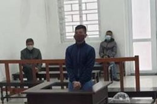 Đối tượng dùng kéo đâm bạn trai mới của 'tình cũ' lĩnh án