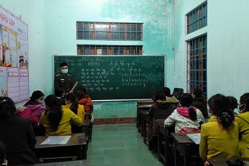 Lớp học đặc biệt ở A Dơi Đớ