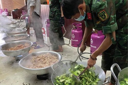 Chính trị - Xã hội Thanh niên Chiến sĩ 'anh nuôi'