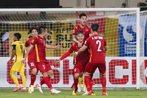 Quang Hải và Công Phượng rực sáng, ĐT Việt Nam đè bẹp Malaysia
