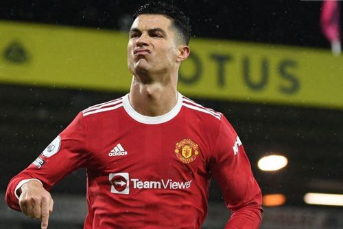 Ronaldo ghi bàn giúp Man Utd thắng đội bét bảng