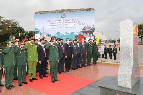 Việt Nam-Lào chung tay xây dựng biên giới hữu nghị hòa bình