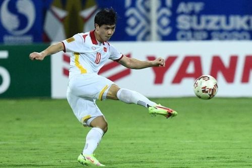 Đội hình dự kiến Việt Nam vs Malaysia: Công Phượng sẽ là 'khẩu súng trong tay áo'?