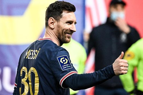 Messi mặc áo đấu đặc biệt để ăn mừng Quả bóng vàng thứ 7