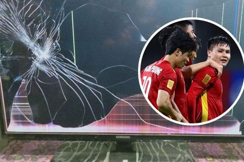 CĐV Malaysia tức giận đập nát TV vì đội nhà thua Việt Nam