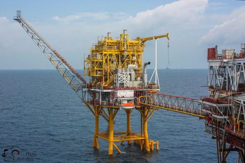 Dự báo giá dầu: giằng co giữa tín hiệu tích cực và áp lực nguồn cung