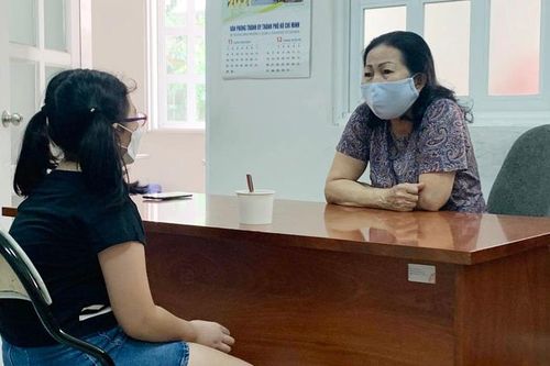 Vụ việc 'Con muốn được ở với ba': TAND quận 5 đồng ý tạm giao cháu bé cho người cha
