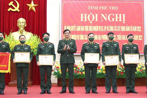 Ra nghị quyết lãnh đạo thực hiện nhiệm vụ quân sự, quốc phòng và công tác xây dựng Đảng bộ năm 2022